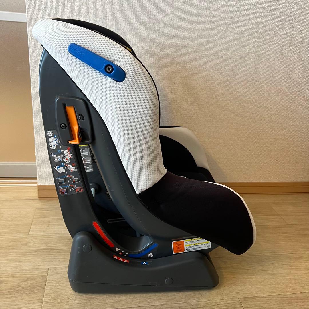 【美品】コンビ　ウィゴー　チャイルドシート 新生児から　リクライニング可能