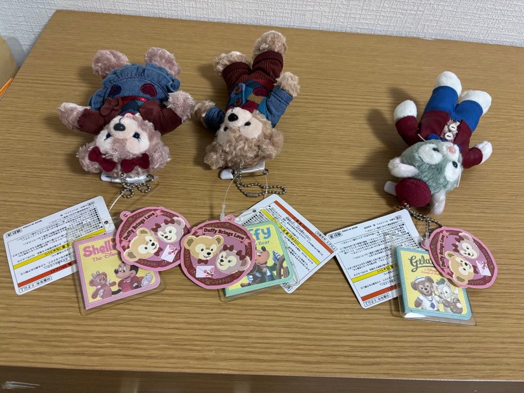 ダッフィー シェリーメイ　ジェラトーニ 2016 スウィートダッフィー バッジ