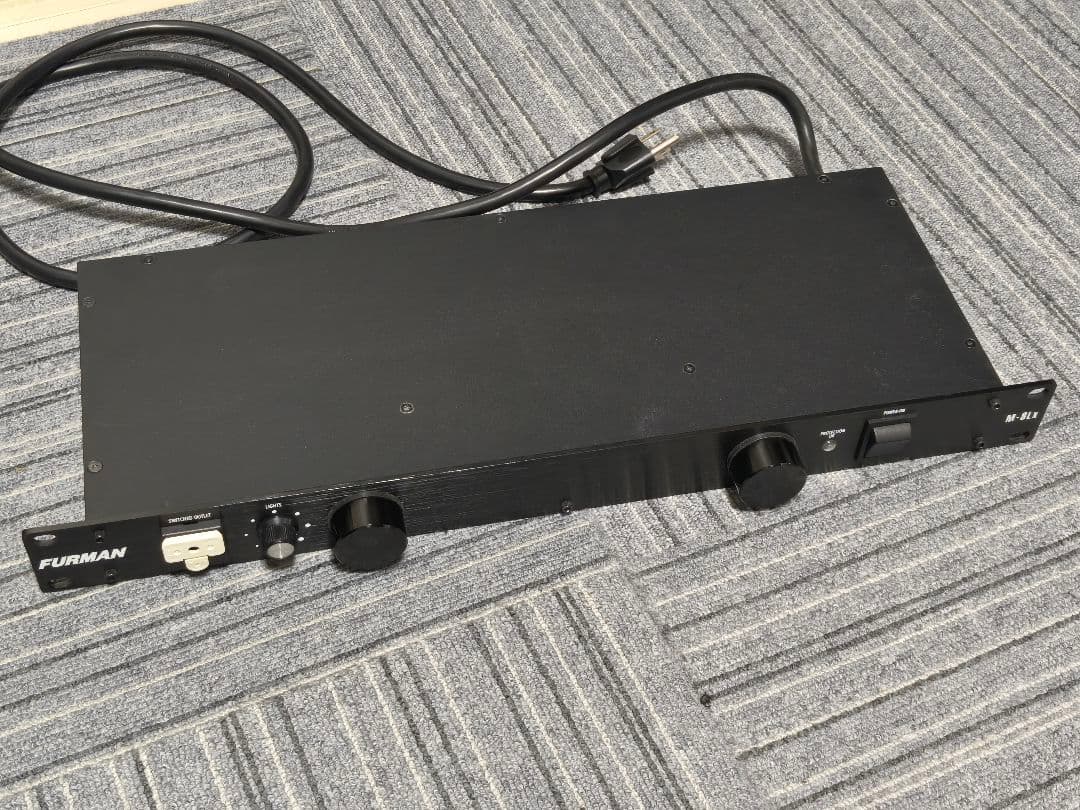 T*S様 FURMAN M-8Lx パワーコンディショナー