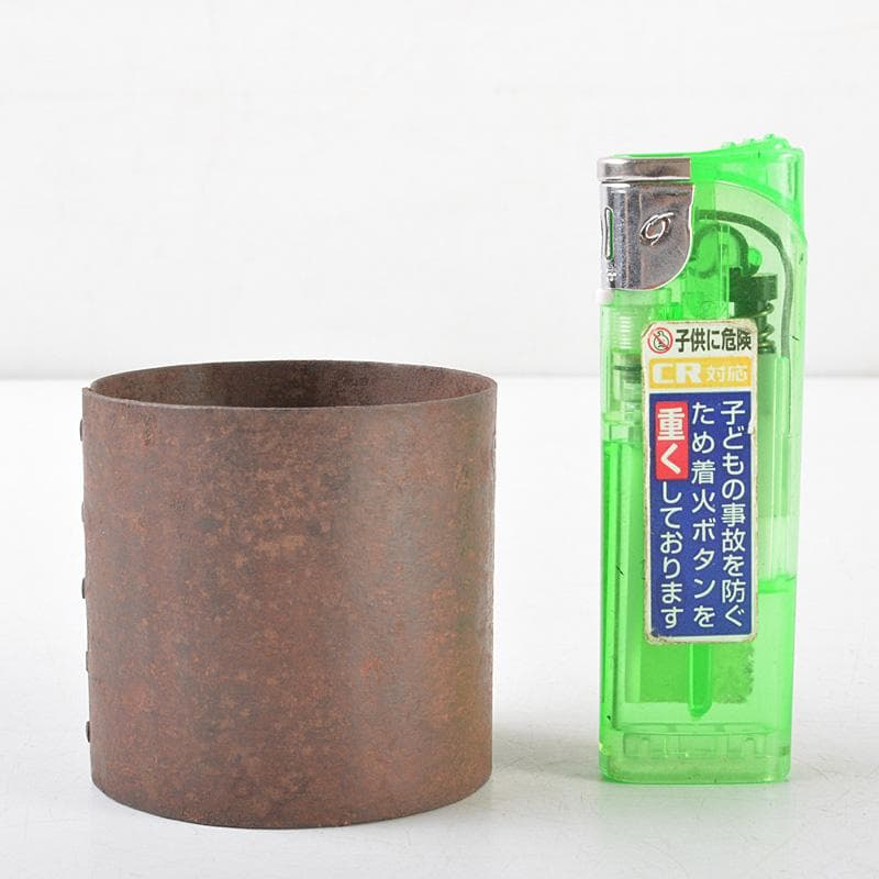 茶道具　古鉄鎚出　銀象嵌　瓢箪の葉文　蓋置　時代箱　V　R6097