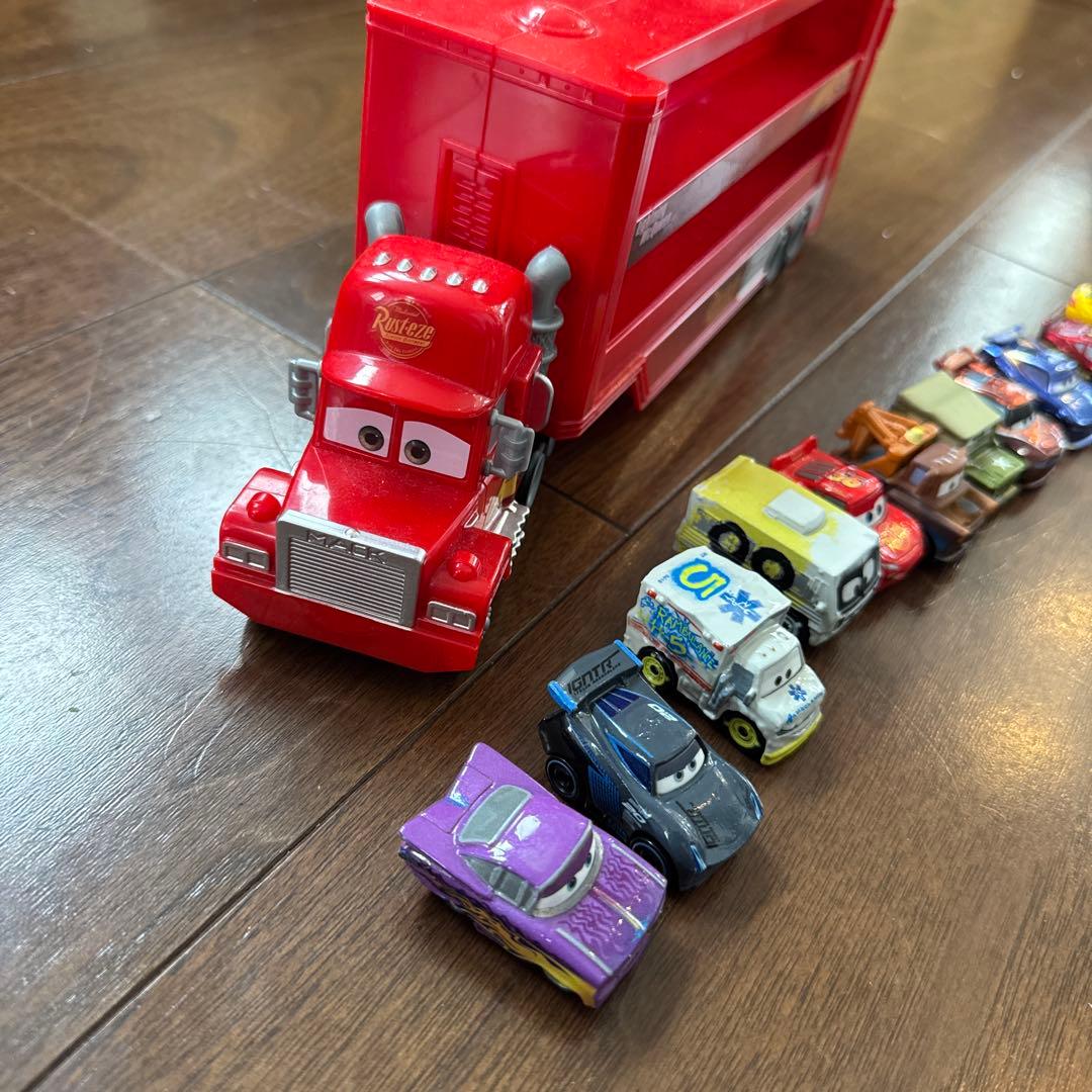 カーズ トレーラーとミニカーセット