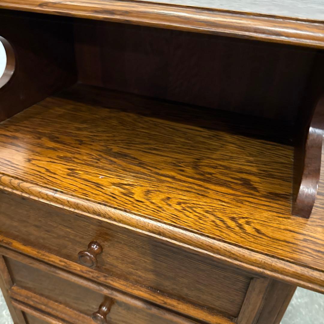 ビンテージ　木製サイドテーブル　3段チェスト　ベッドサイドテーブル