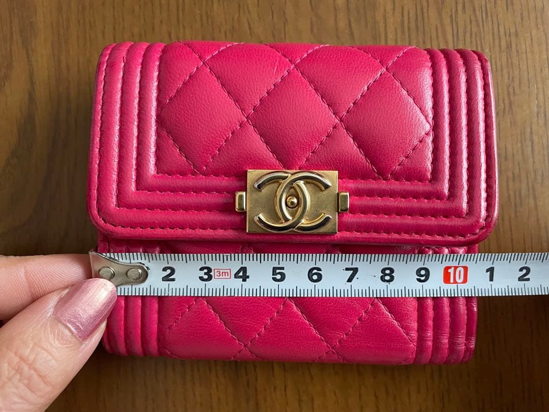 CHANEL ショッキングピンク 三つ折り財布