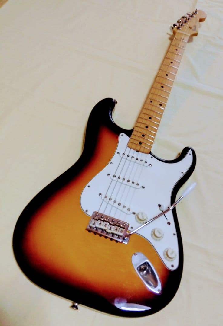 Fender Japan ストラトキャスター サンバースト ギグバッグ付き