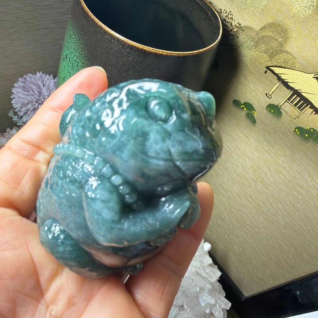 本翡翠、氷藍水開運、金運、福祈り、御守り銭蛙、金蟾