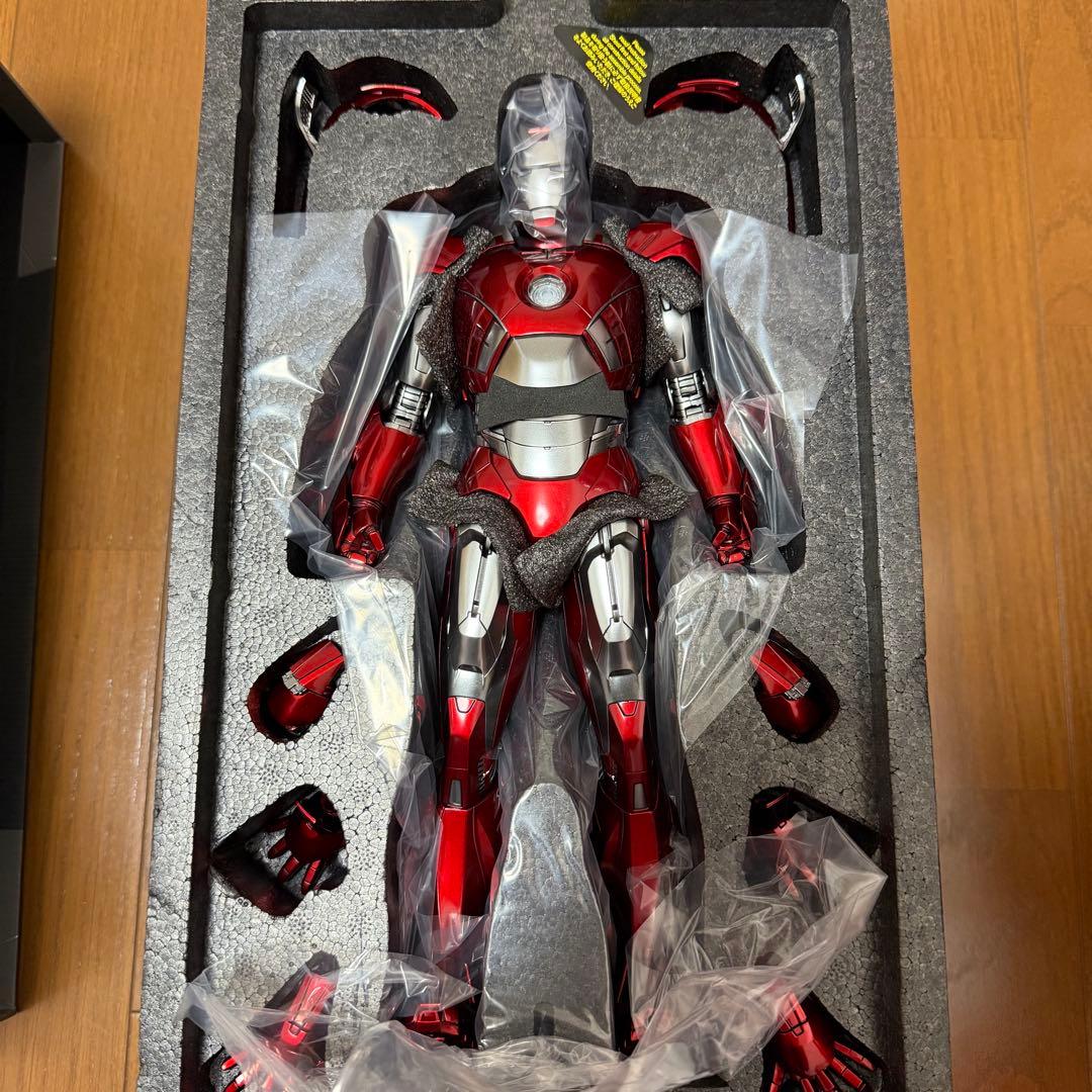 未使用】 ホットトイズ アイアンマン マークVII (D100バージョン)