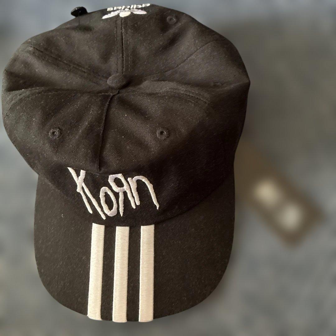 Korn adidas キャップ 黒
