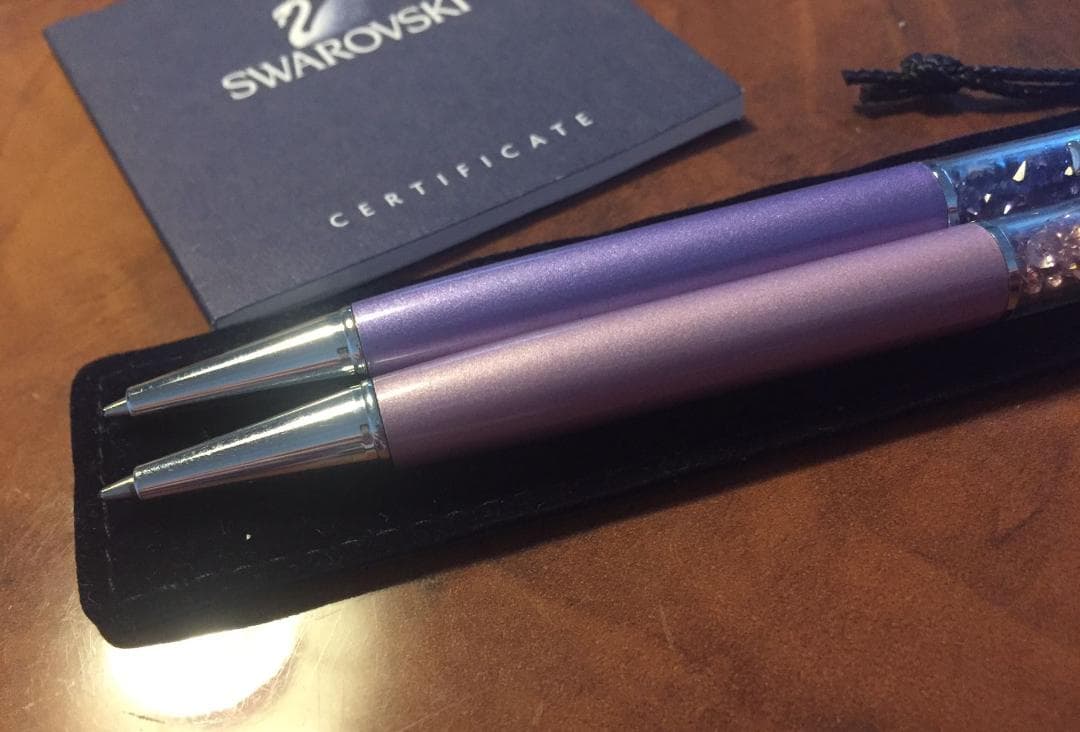 新品未使用スワロフスキー・ボールペン２本セット・ローゼ&パープル・付属ポーチ付