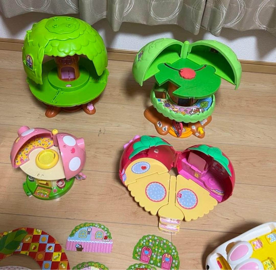 こえだちゃんお人形、木のお家、きのこのレストランのセット