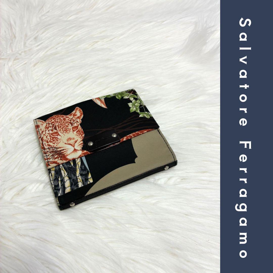 フェラガモ✨Salvatore Ferragamoヒョウ柄 財布