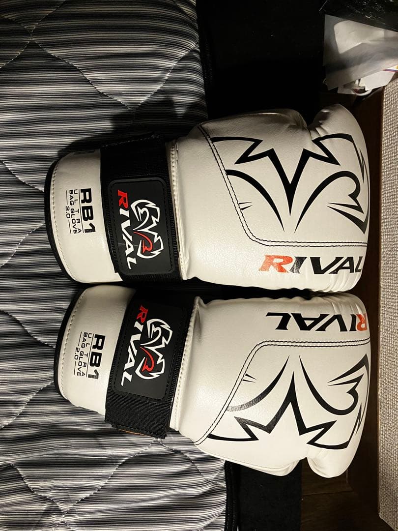 【史上最高の握り】RIVAL RB1 ボクシンググローブ