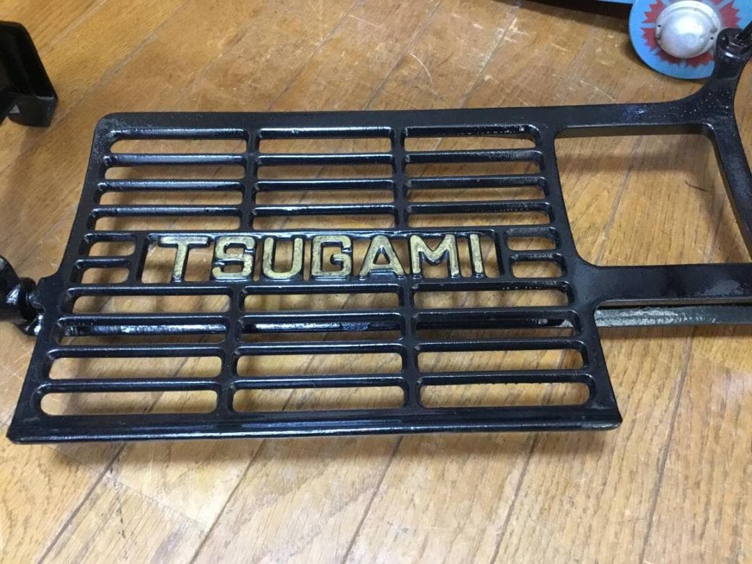 JACK TSUGAMI職業用足踏みミシン鉄脚　大型　 テーブルに！