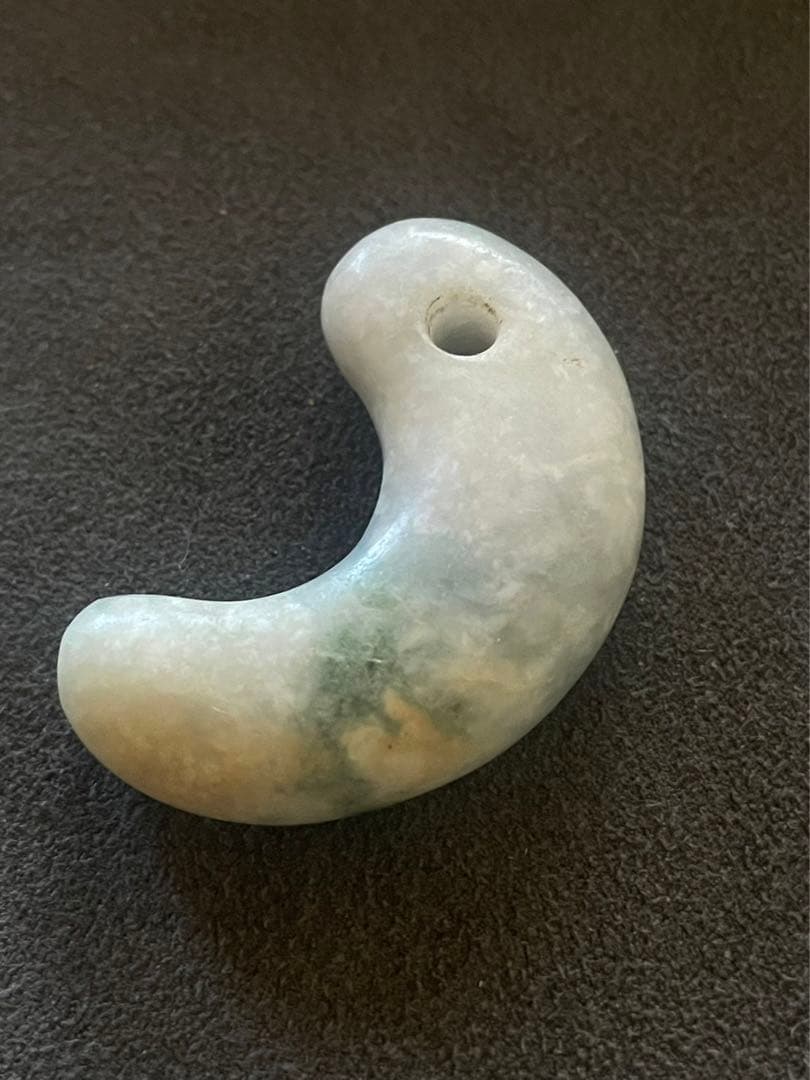 古墳時代 翡翠勾玉 出土品