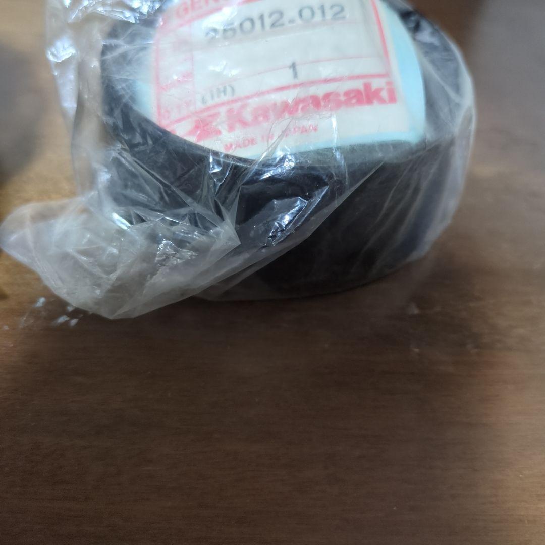 Kawasaki 純正　メーターリム 25012-012　KH250 KH400