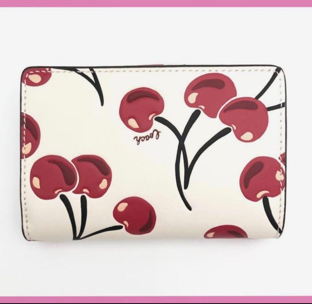 COACH コーチミディアム チェリー プリント さくらんぼ 二つ折り財布