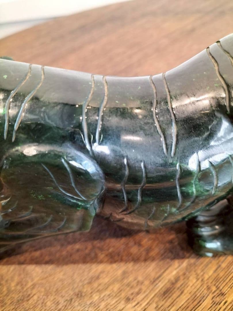 緑色天然石の虎の彫刻 置物　虎　干支　レトロ　天然石　タイガー