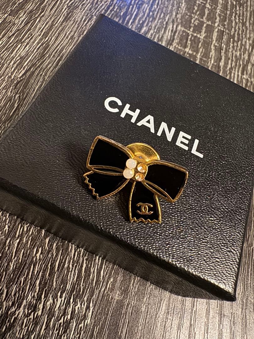 訳あり【CHANEL】シャネル　ブローチ リボン 02A.