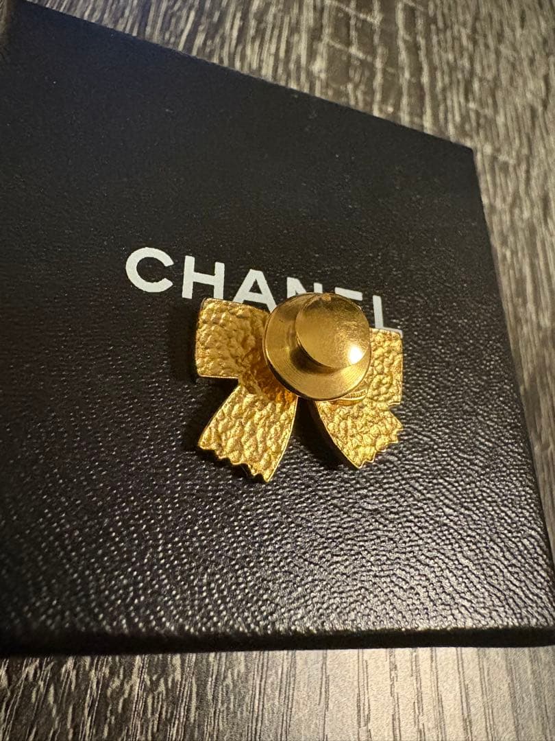 訳あり【CHANEL】シャネル　ブローチ リボン 02A.