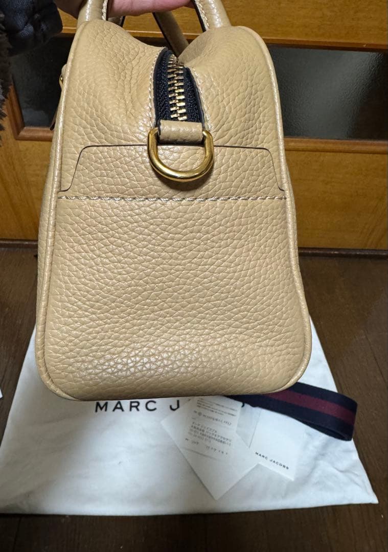 MARC JACOBS ベージュ レザー ショルダーバッグ