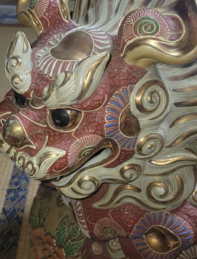 大型置物　九谷焼　大吉窯　玉乗り獅子　狛犬　シーサー風　赤絵　金彩　置物