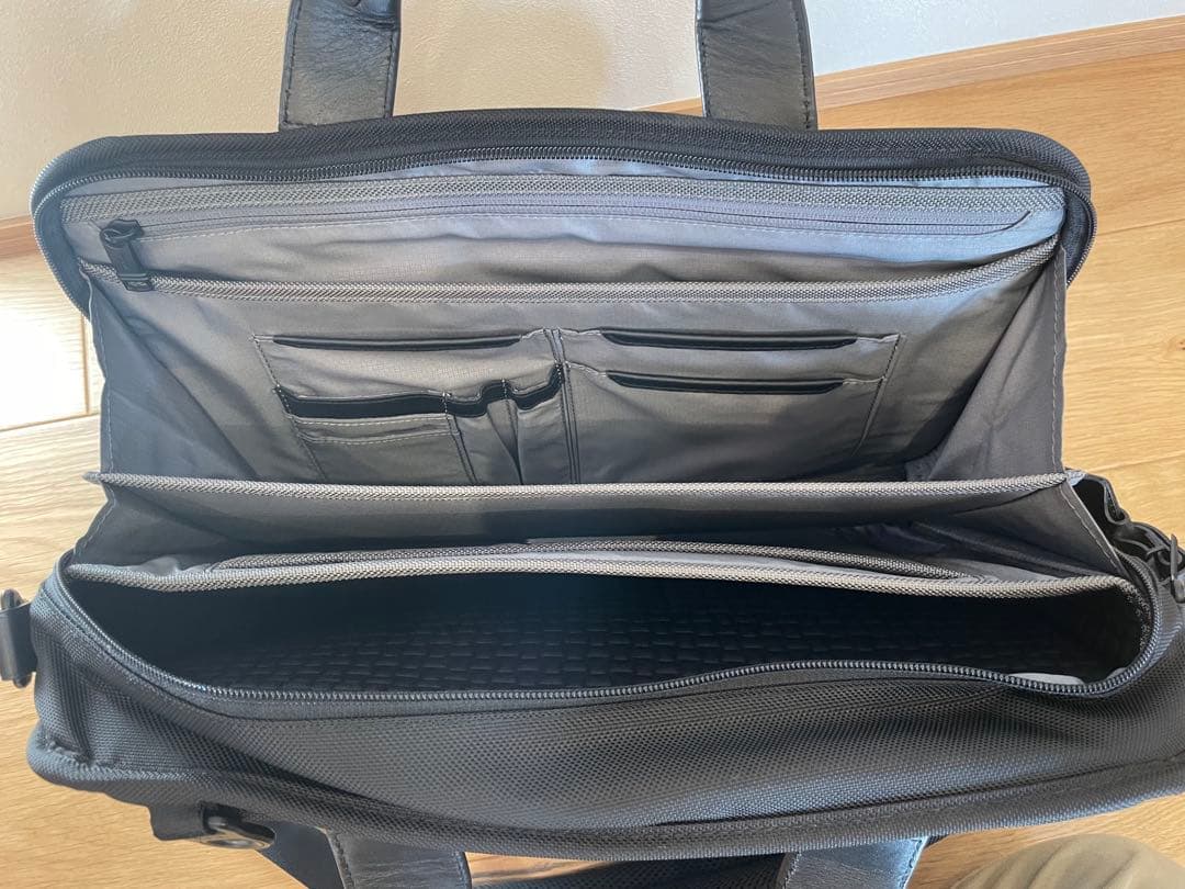 k*9様 TUMI Aplha スリム・スリーウェイ・ブリーフ(手持ち・肩掛け・