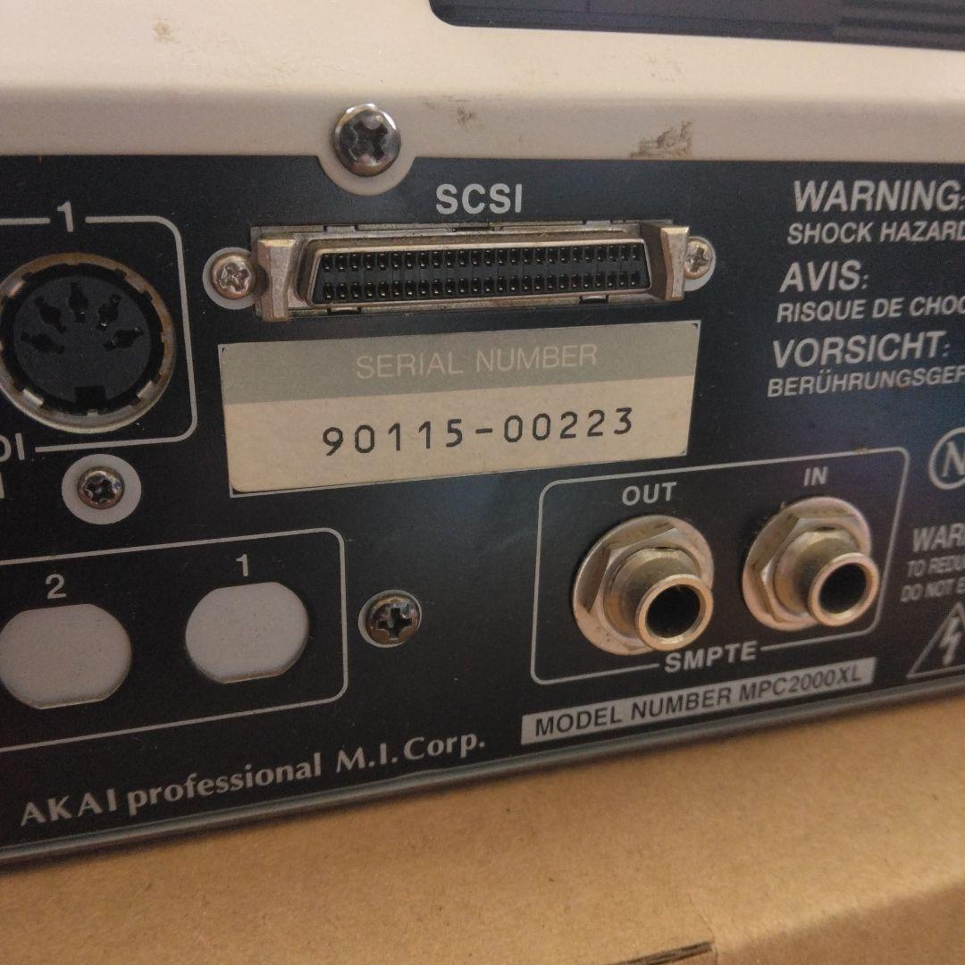 DJ機材 AKAI MPC 2000XL