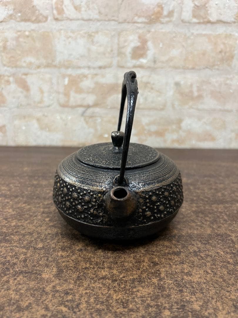 A2【used】鉄瓶 砂鉄 南部鉄器 岩鋳 急須