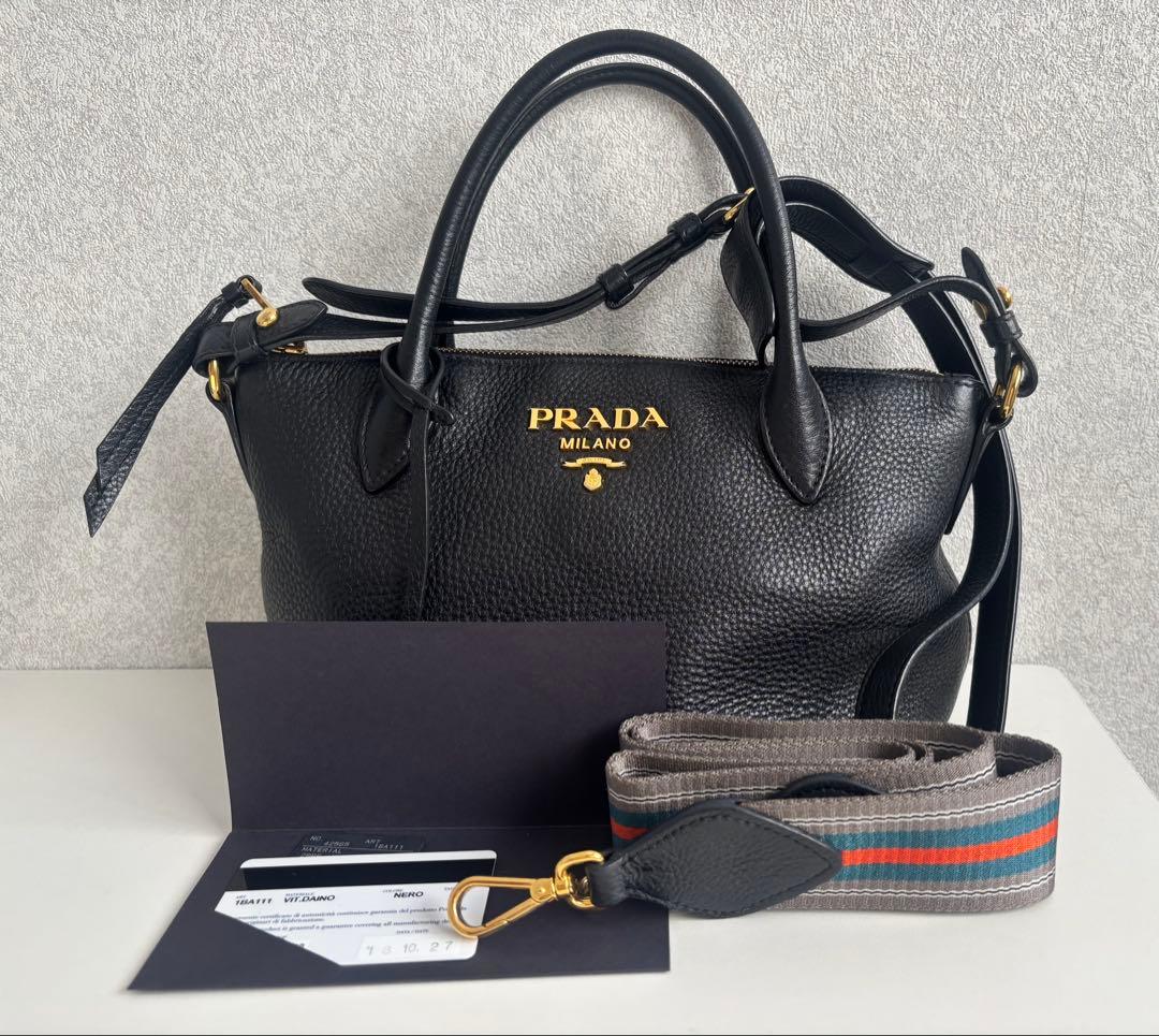 PRADA ブラック レザー ショルダーバッグ