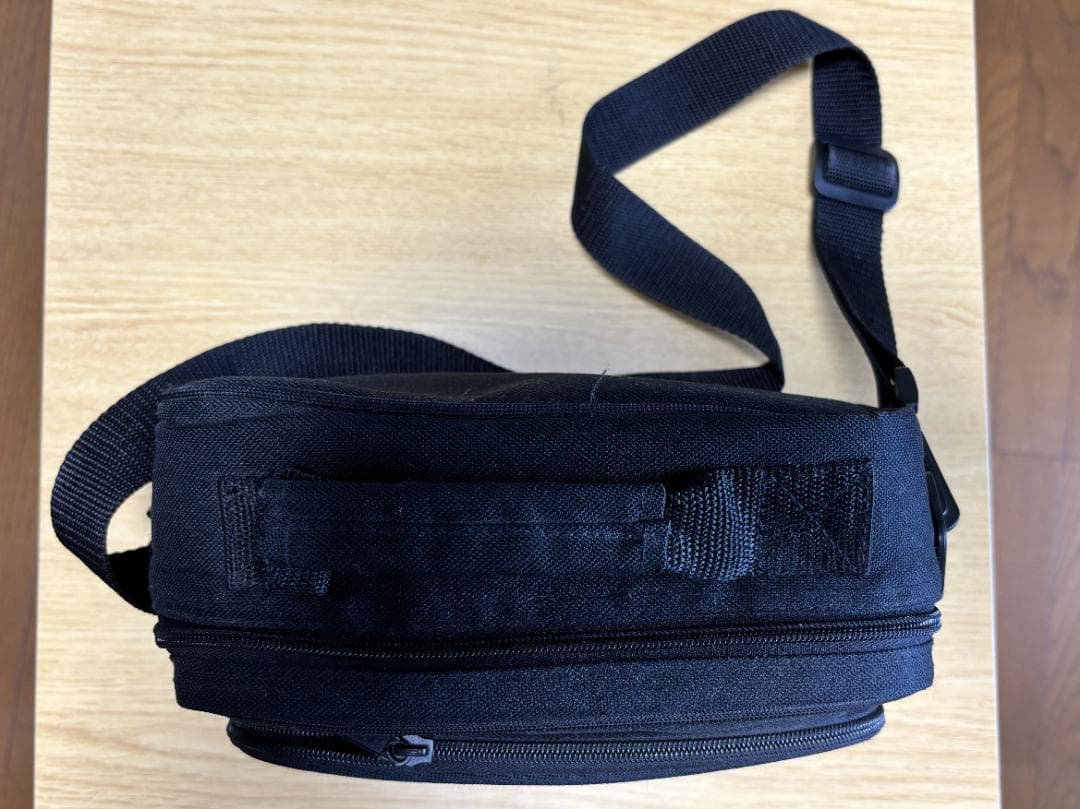 SONYのハイビジョンビデオカメラ ハンディカムHDR-SR12　付属品充実