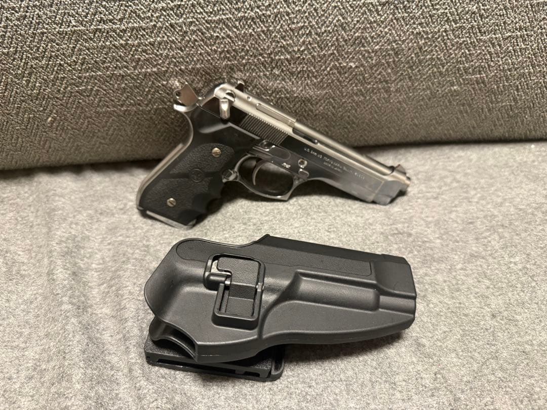 東京マルイm92f クロームステンレス ホルスター付き 即日発送可能