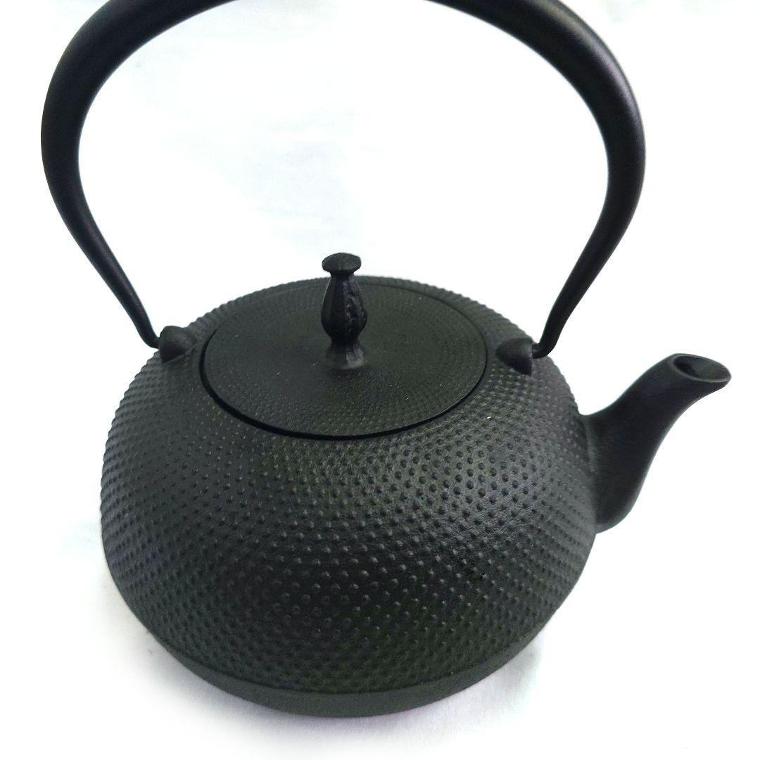 南部盛栄堂造　１２型アラレ　南部鉄瓶　南部鉄器　鉄瓶