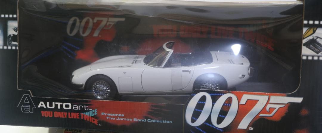 貴重　オートアート トヨタ2000GT オープン　００７コレクション 1/18
