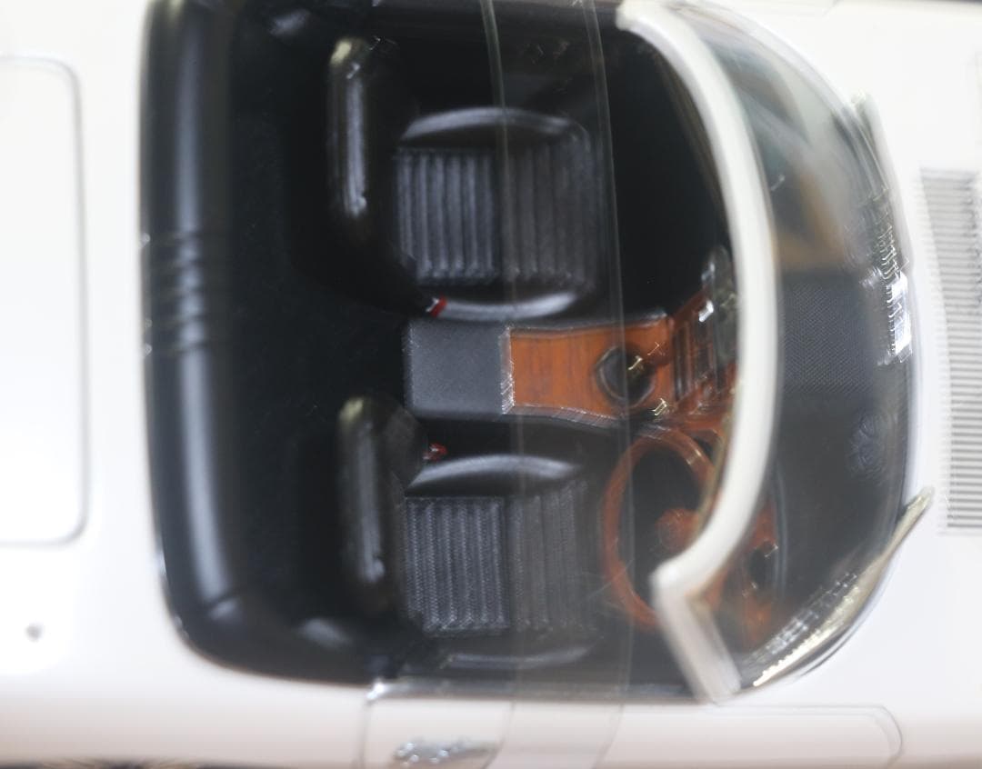 貴重　オートアート トヨタ2000GT オープン　００７コレクション 1/18