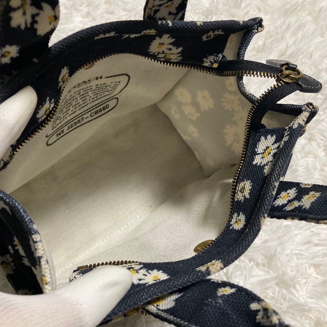 美品　現行　コーチ　ショルダーバッグ　カーゴ トート 26・フローラル プリント