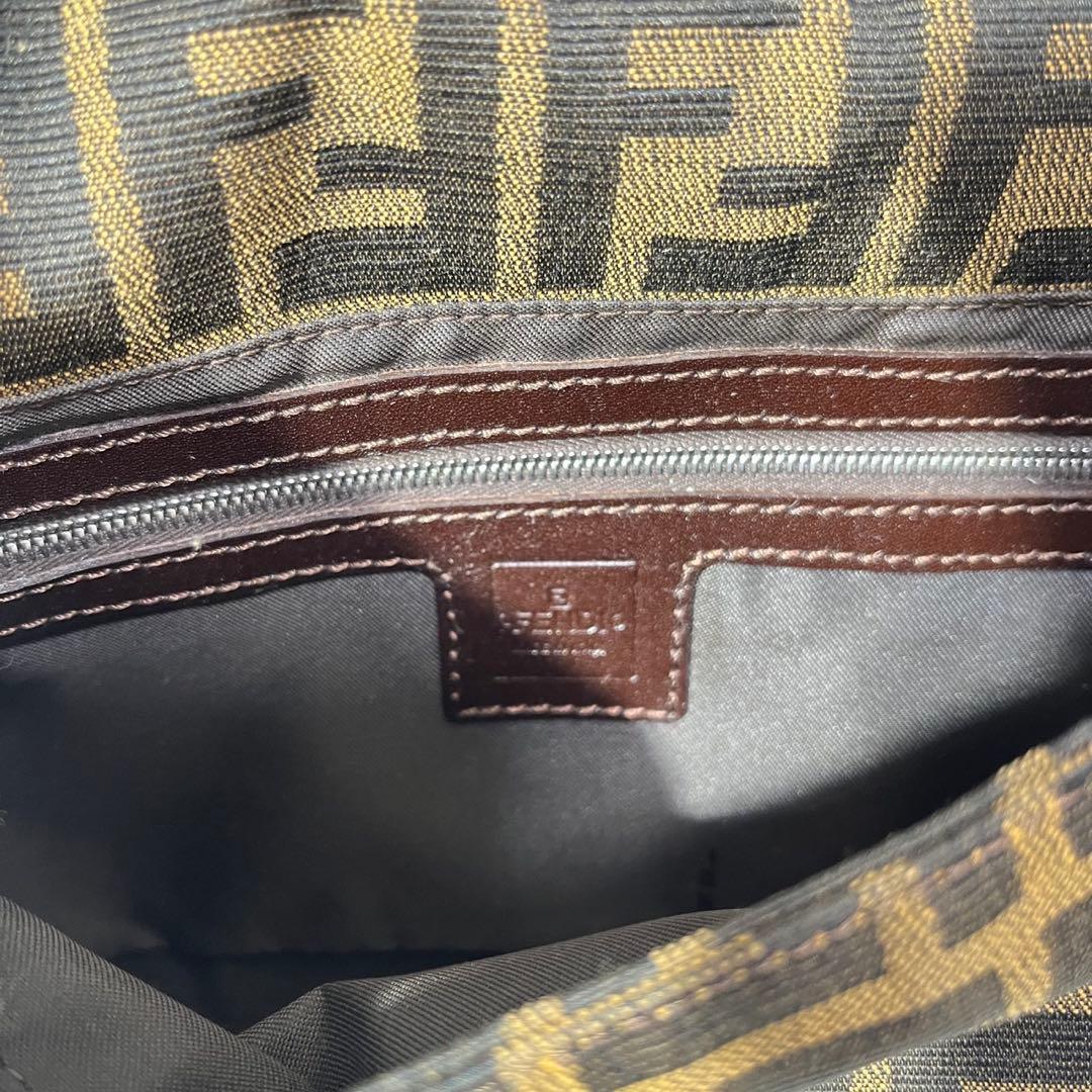 値下げ不可　フェンディ　FENDI　ハンドバッグ　総柄　FF柄　マンマバケット