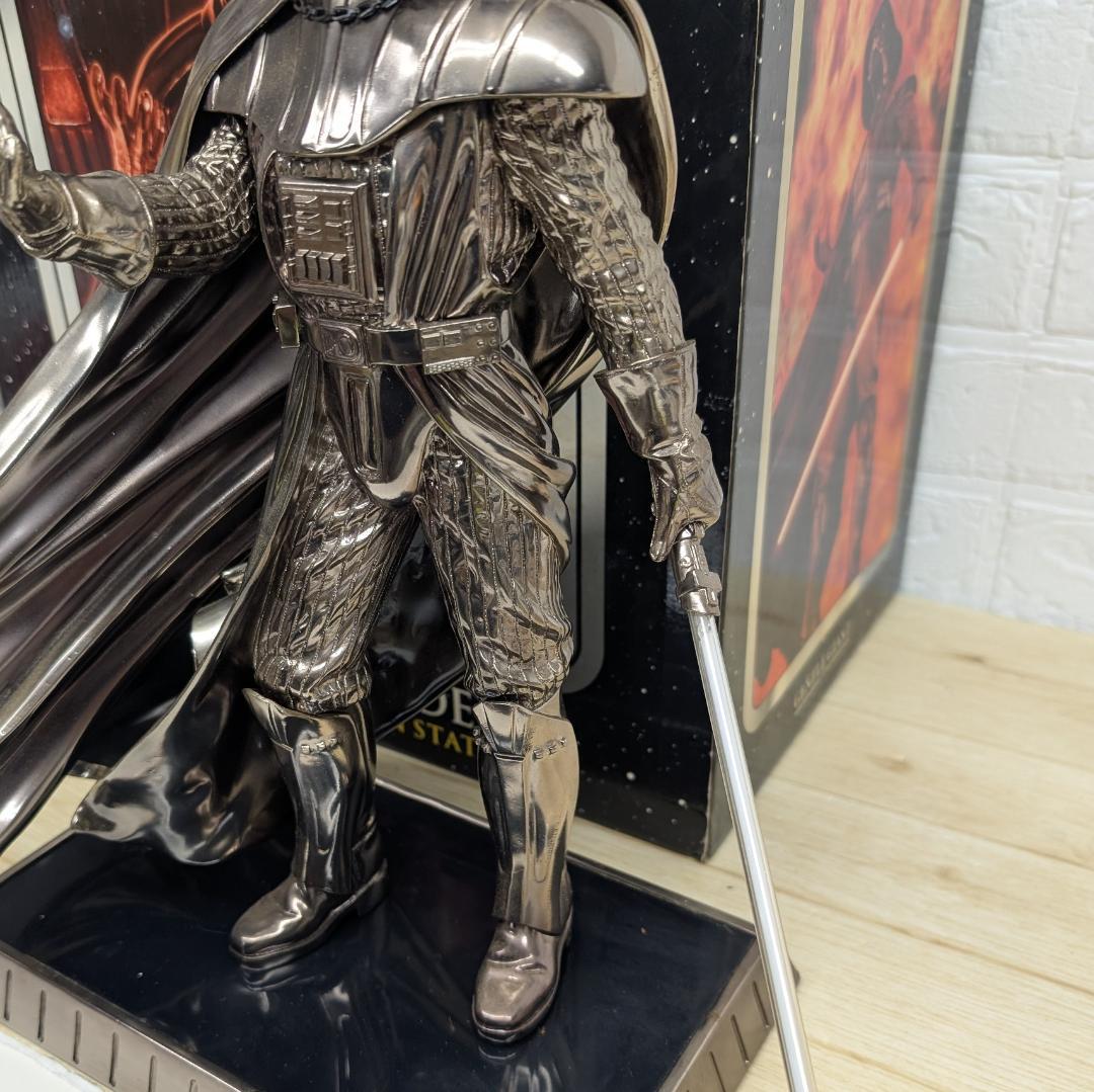 シリアル入り スターウォーズ STAR WARS　スタチュー ダースベイダー