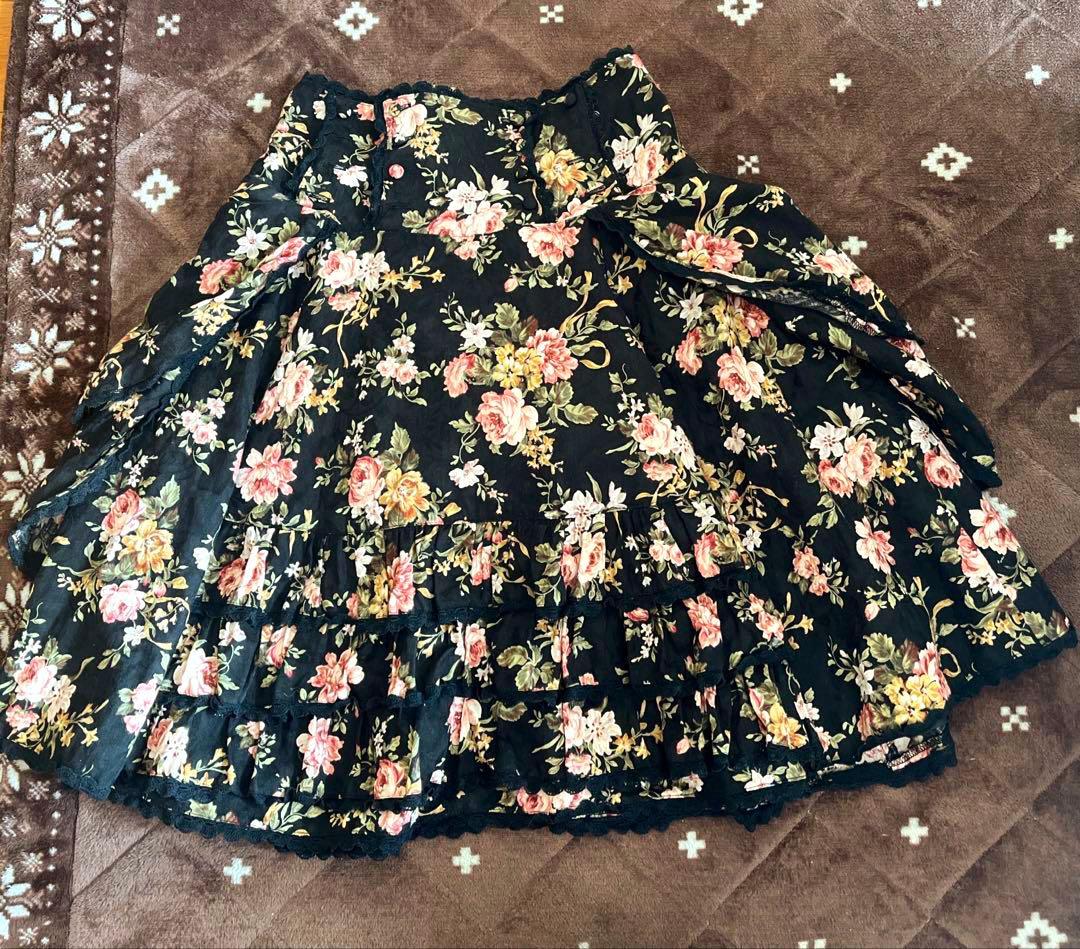 メタモルフォーゼ★アンティークローズ柄のスカート