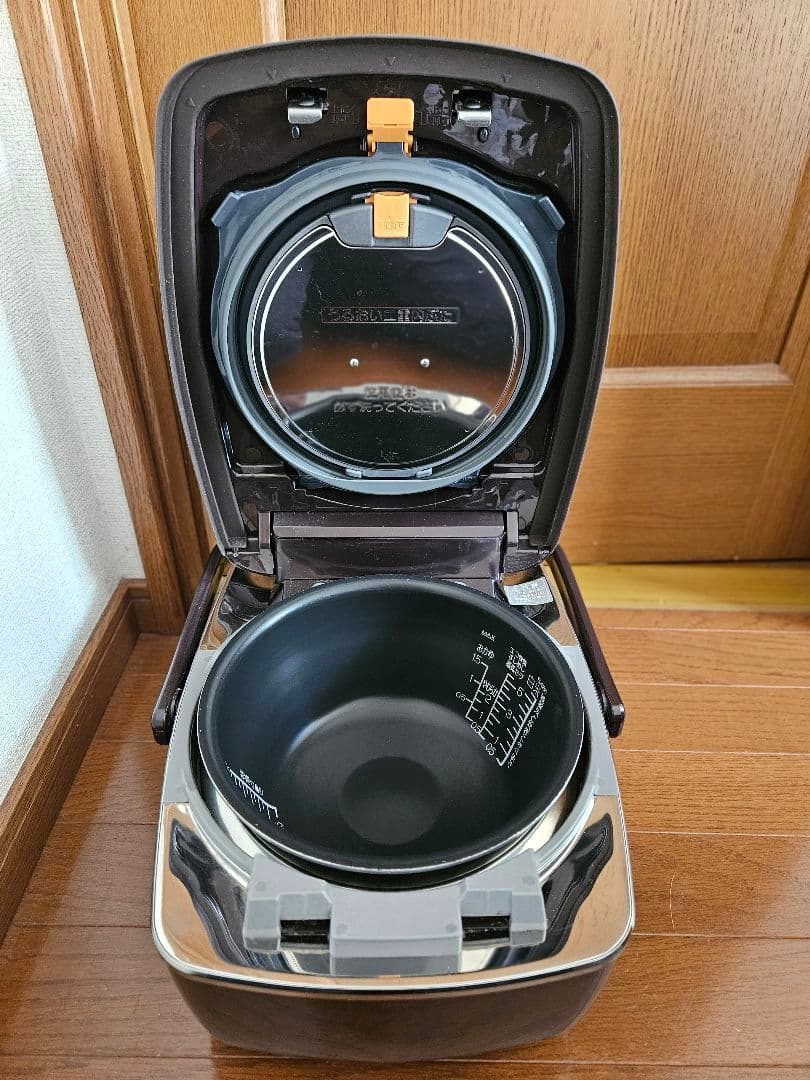 象印炊飯器　5.5合　圧力IH炊飯ジャー　極め炊き