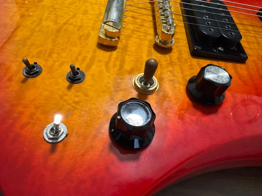 Burny MG-145S Cherry Sunburst hideモデル