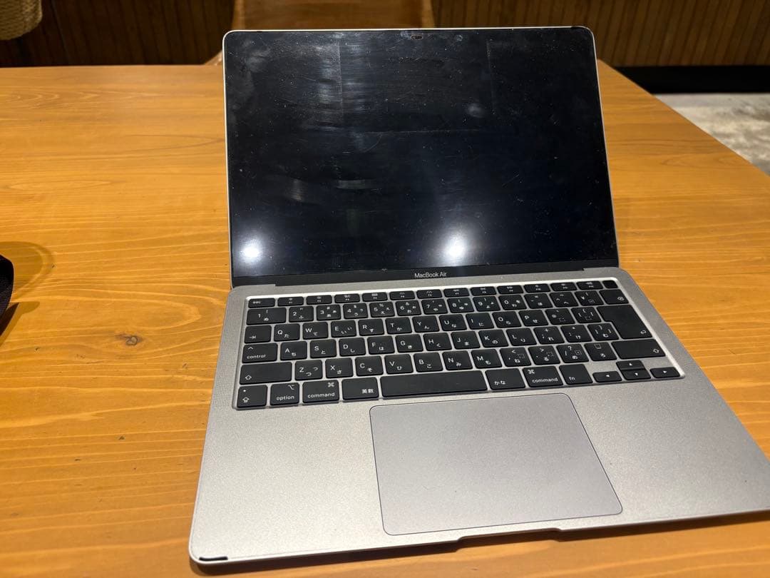 MacBookAir13インチ 2020年(Core i3/256GB)キズあり