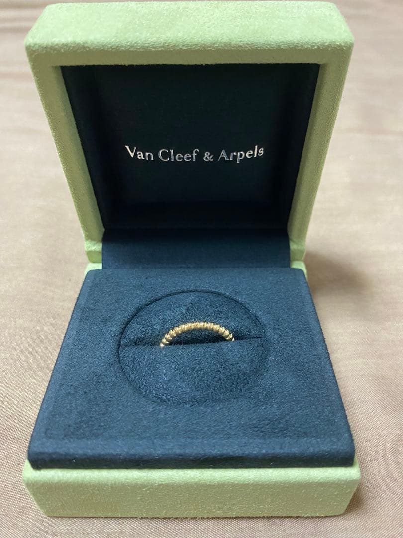 Van Cleef & Arpels ペルレスモールリングYG 48
