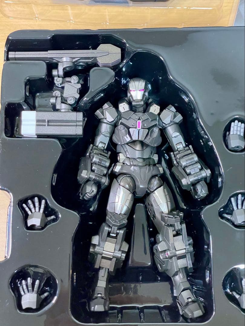 【美品】ファイティングアーマー ウォーマシン マーベル 千値練