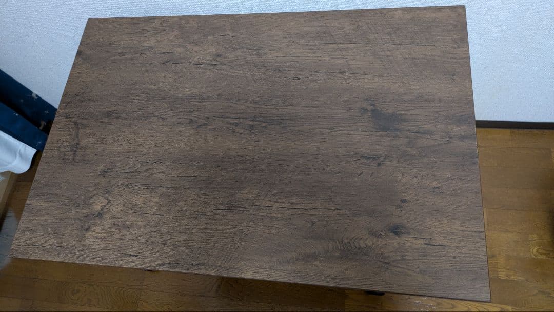 ガス圧昇降式ダイニングテーブル