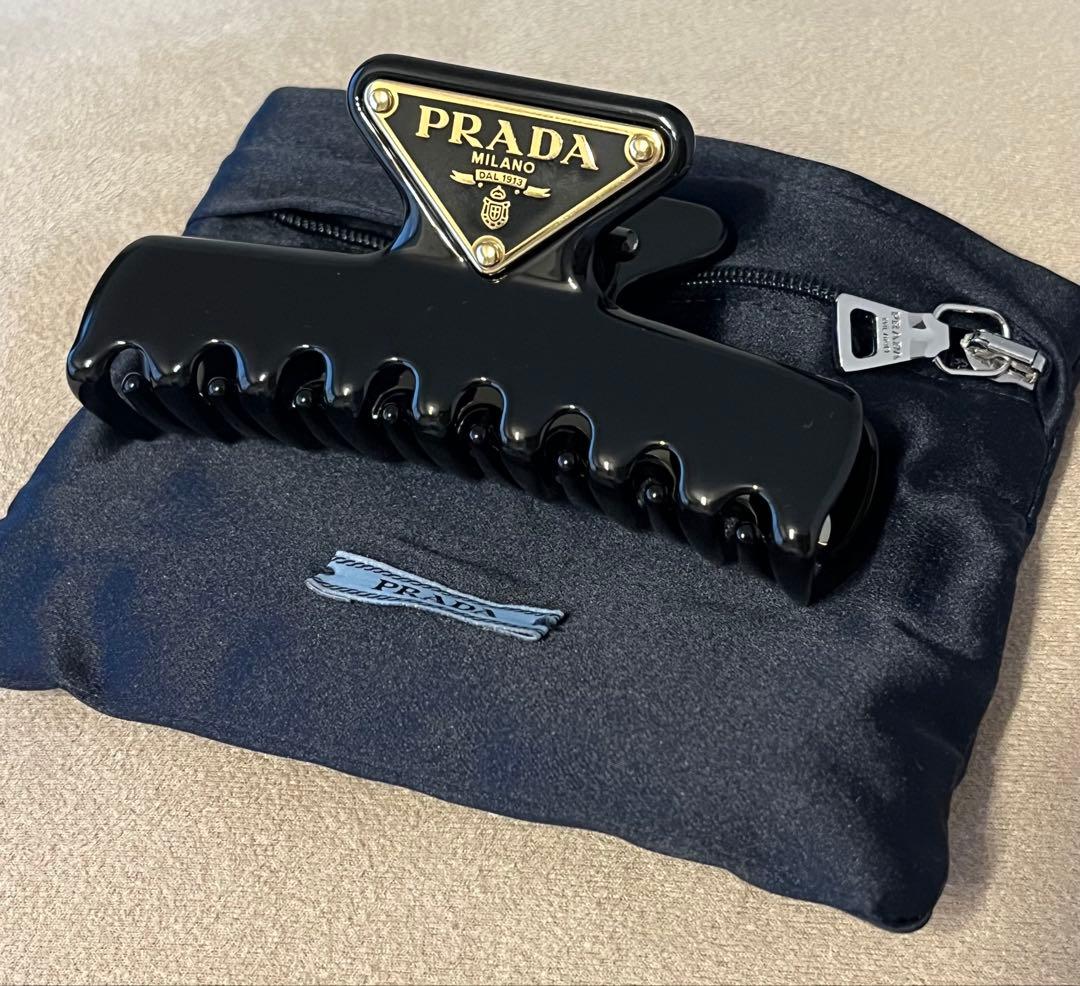 【新品‼️美品‼️】PRADA ブラック ヘアクリップ ポーチ付き