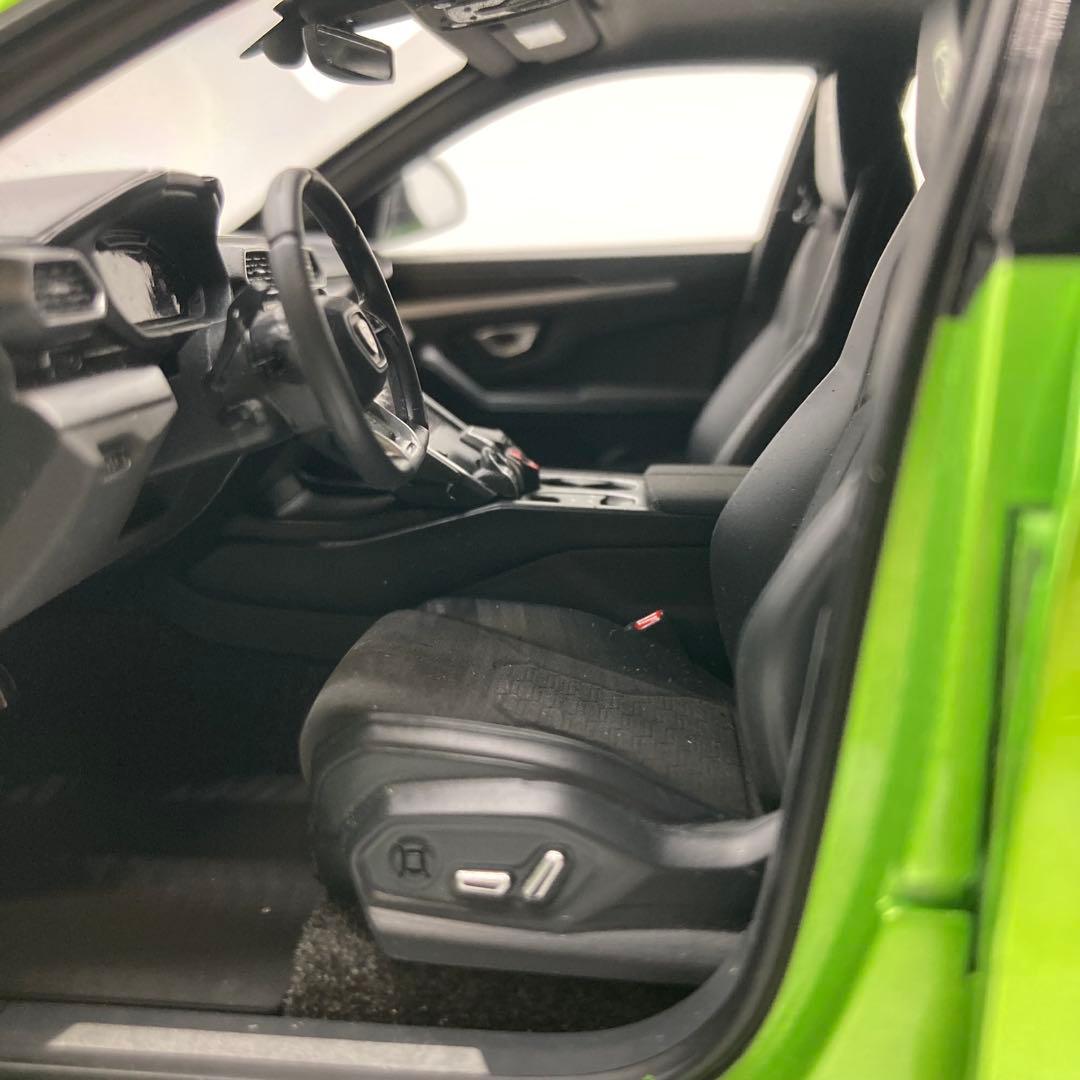 【美品】AUTOart Lamborghini Urus 1/18