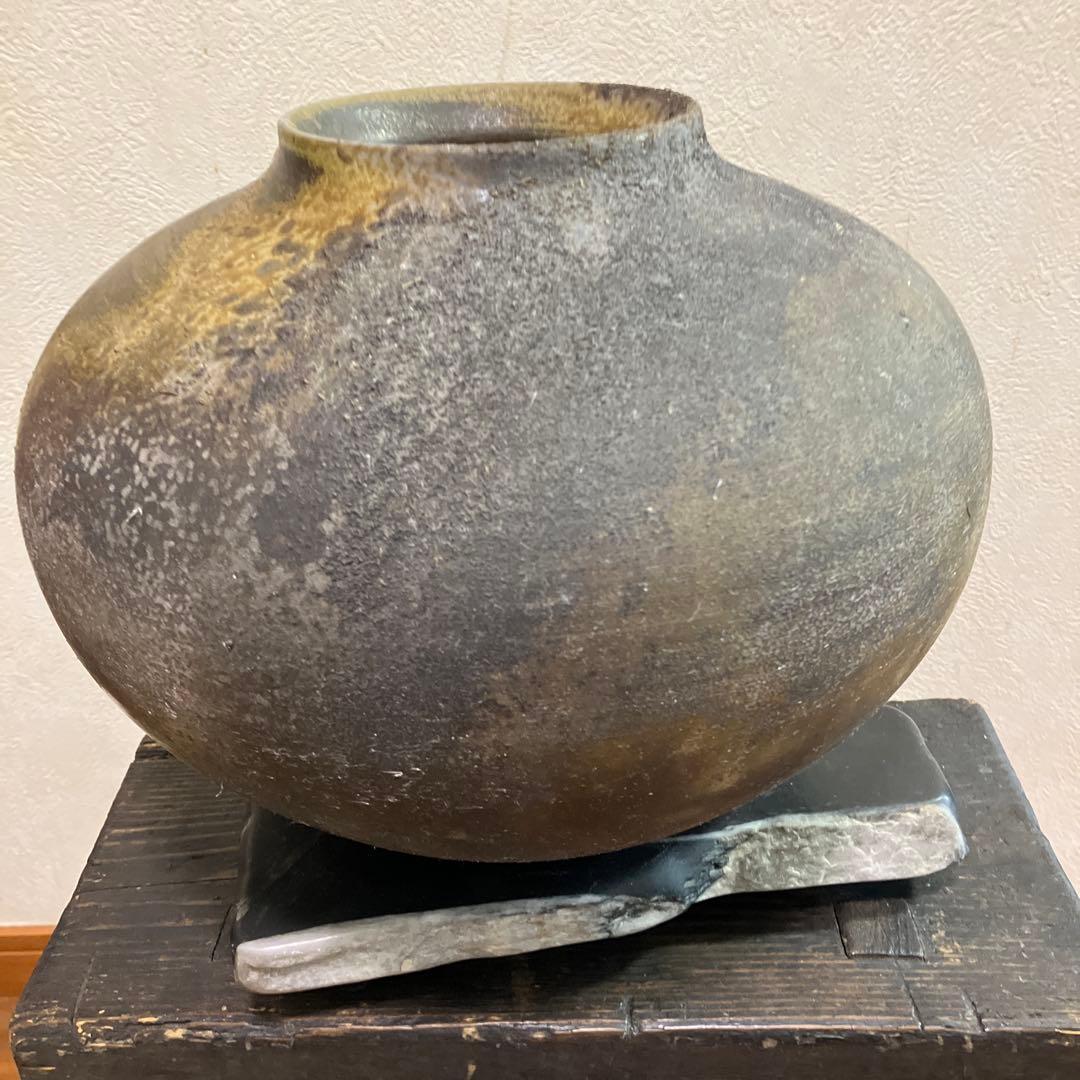 備前焼花瓶➕石造の置き 台