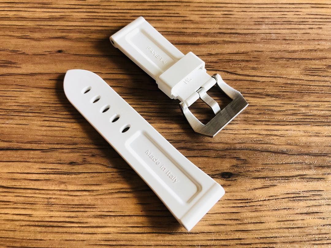 【最終価格】美品 パネライ純正ラバーベルトホワイトXS ラグ幅22mm おまけ付