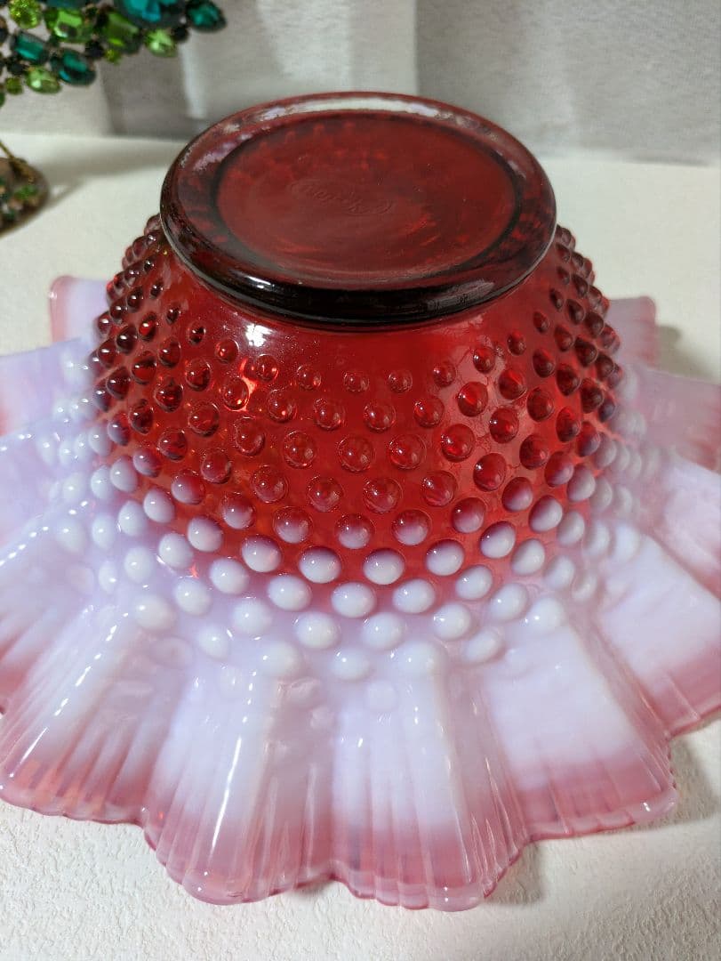 フェントン　クランベリーホブネイルオパルセント　フリルエッジ　ラージガラスボウル