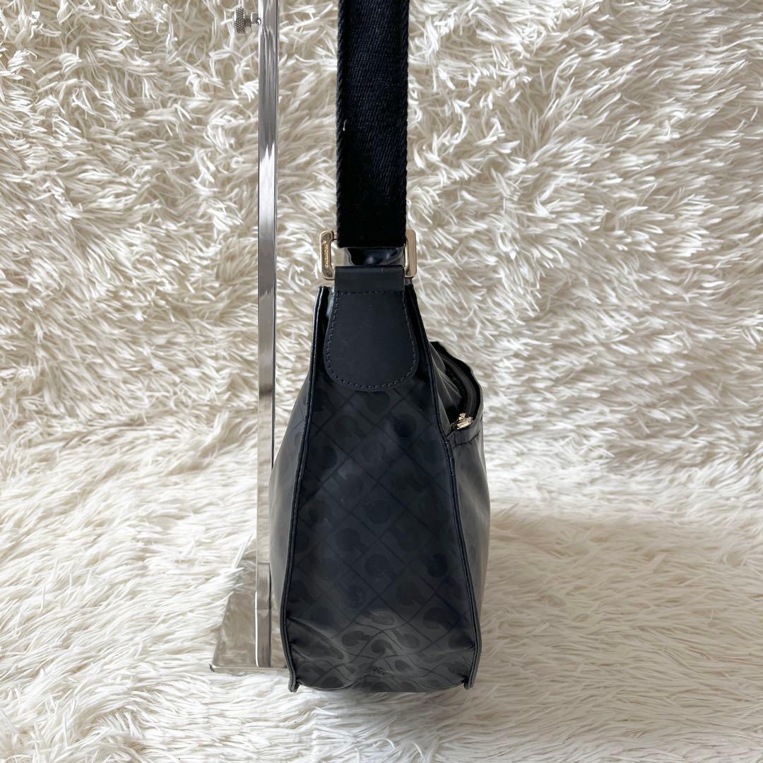 ⭐️未使用級⭐️　ゲラルディーニ　ソフティ　ショルダーバッグ　ブラック　PVC