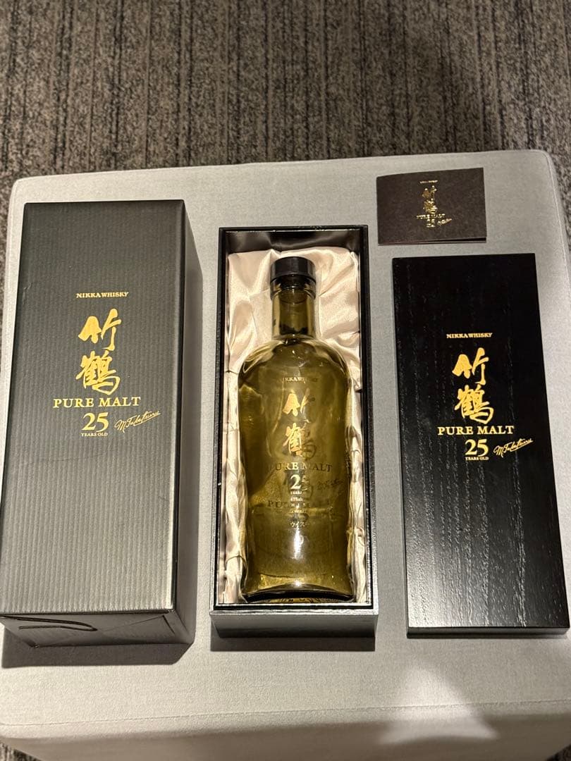 ニッカウイスキー　竹鶴　ピュアモルト 25年 700ml 空き瓶　化粧箱付き